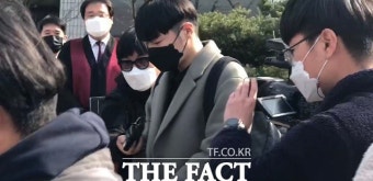 [단독] '프로포폴 투약' 휘성, 1심서 징역 1년·집유 2년…