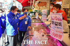 정릉시장 찾은 이낙연 [포토]