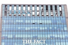 용퇴하는 박찬구 금호석화 회장, 경영권 분쟁 명분 잃은 박철완