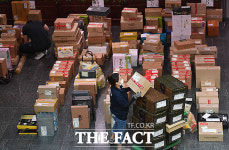 택배 파업에 이커머스 희비…쿠팡 웃고 이베이 울상