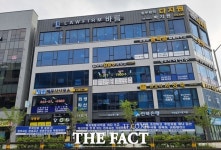 [르포] 공영주차장 없이 분양된 전주 법조타운…주차난에 ‘난리통