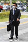 이재명-김부선 공판 참석하는 강용석 변호사 [포토]