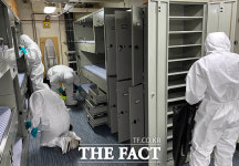 방역작업하는 문무대왕함, 국내 복귀 50여 일 소요 예정 [TF사진관]