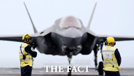 동해 날아오른 수직 이착륙 F-35B 전투기 [TF사진관]