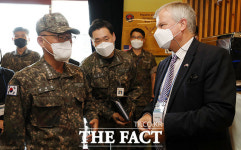 동해 날아오른 수직 이착륙 F-35B 전투기 [TF사진관]