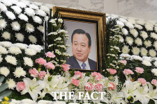 성모병원에 마련된 포스트JP 이완구 전 총리 빈소 [TF사진관]