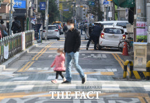 벌금 12만 원 입니다!…오늘부터 어린이보호구역 주·정차 전면 금지 [TF사진관]