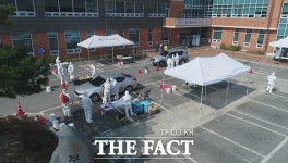 부여 중학교에서 학생과 교직원 12명 집단 감염