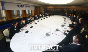 오세훈, KOGA 선언으로 경제 촉진! 성장담론 책 출간 예정, 규제개혁으로 대한민국 경제 살리기 계획 중 (98자)