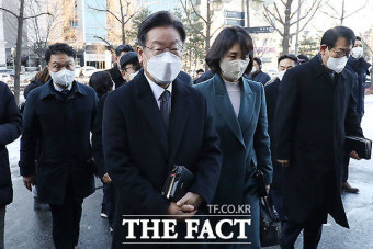 교회 예배 참석하는 이재명 후보 부부 [TF사진관]