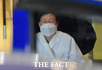 박근혜 “문 대통령에 심심한 사의”…당분간 입원 치료