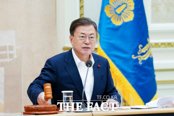 문 대통령, 조해주 선관위원 사의 수용