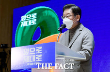 노동 공약 발표 이재명, 주 4.5일제 단계적 도입 추진 [TF사진관]