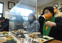 심상정, 시화공단 노동자 만나 의견 청취 [TF사진관]