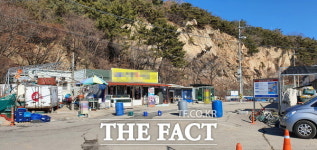 [단독 그후] 시유지 땅으로 식당 늘리고 창고 지은 어촌계 식당 적발
