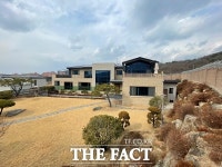 박근혜 전 대통령 거주할 대구 달성군 주택에 하루 수 백 명 인파 몰려