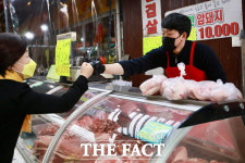 전통시장 집중 유세 나선 심상정 [TF사진관]