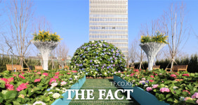 대전신세계, 옥상 하늘공원서 봄 꽃 정원 펼쳐