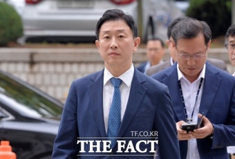 '공수처 기소 1호' 김형준 전 부장검사 오늘 첫 재판