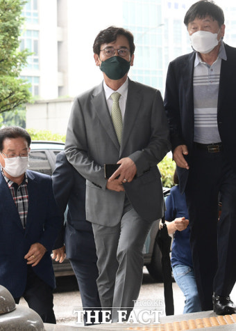 '한동훈 명예훼손' 선고 공판 출석하는 유시민 [포토]
