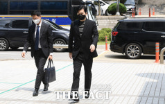 땅만 보고 법정 향하는 양현석 [TF사진관]