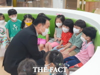 임태희 경기도교육감 당선인, 수원 큰나래유치원 방문