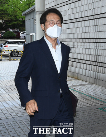 조희연 '담담한 표정으로 법원 출석' [포토]
