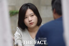 [인터뷰] 박지현 이재명, 팬덤 예쁨 받으려 애교…문제 있어