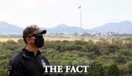 경계 근무 중 정적 흐르는 판문점 [TF사진관]