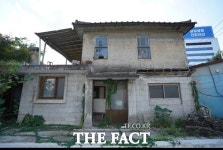 “세상의 속도 상관없어”…우리는 우리 갈 길을 간다