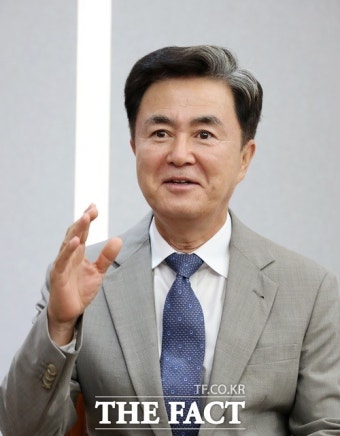 충남지사 김태흠, 블룸버그 초청 조찬 간담회서 글로벌 메탄 감축 로드맵 제안 및 탄소중립 정책 홍보