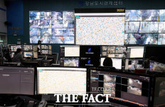 실시간 CCTV로 안전사고 예방한다…전국 최대 강남도시관제센터 [TF사진관]