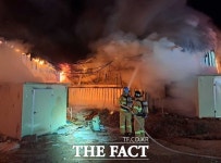 횡성 양계장서 불 …닭 2만6000마리 폐사, 3억4200여만원 재산피해