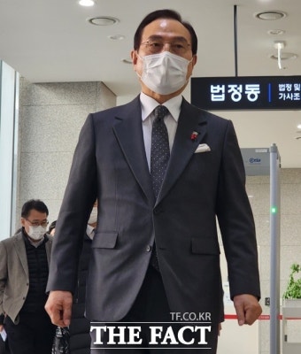 '선거법 위반' 박상돈 천안시장 첫 재판...증거물 적법성 놓고 공방
