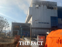 안동 맑은누리파크서 불…12시간째 진화 중[TF사진관]