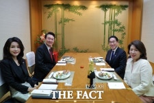 尹대통령 부부, 기시다 부부와 스키야키 식당서 만찬…양 정상, 경양식 레스토랑서 2차 만찬도