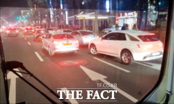 [60초 리뷰] 정말이네?…학원가 점령한 불법 주정차 (영상)
