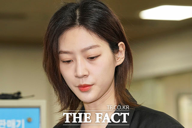 김새론 유족, 김수현과의 6년 교제 사실 공개…카톡 대화 내용 입증