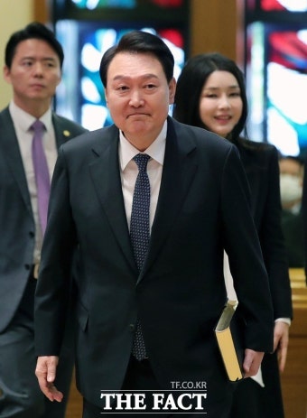 尹대통령 부부, 부활절 예배 참석…