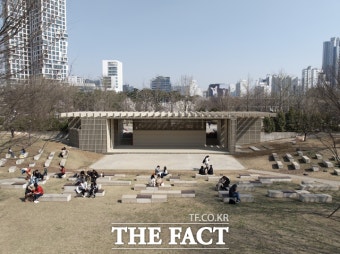 공공미술의 미래는…오세훈, 작가들과 대화