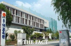 5⋅18공법2단체 강기정 광주시장 고소...“5⋅18교육관 위탁 공모 불공정”