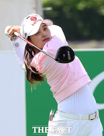 최혜진, KLPGA 11번째 우승 코앞… 롯데오픈 마지막날 3타 차 선두 [TF사진관]