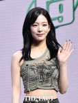 프로미스나인, 5년만의 정규 음반 언록 마이 월드 [TF사진관]