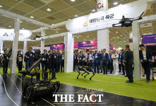 차세대 이동 수단이 한눈에!…무인이동체산업엑스포 개막 [TF사진관]