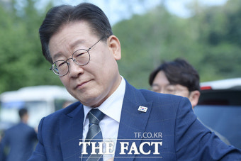 검찰 출석전 입장 밝히는 이재명 대표 [TF사진관]