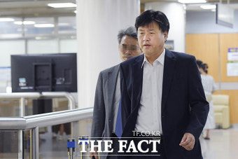 공판 출석하는 김용 전 민주연구원 부원장 [TF사진관]