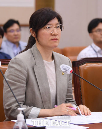 국회 법사위 출석한 장미란 차관 [TF사진관]