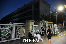 49재 앞두고 초등교사 또 극단선택… 추모 물결 [TF포착]