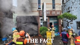 쾅쾅 건물 흔들흔들…부산 목욕탕 폭발사고 중상 2명·경상 19명 (종합)