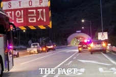 당진영덕고속도로 청송 사일산터널서 추돌사고, 1명 부상